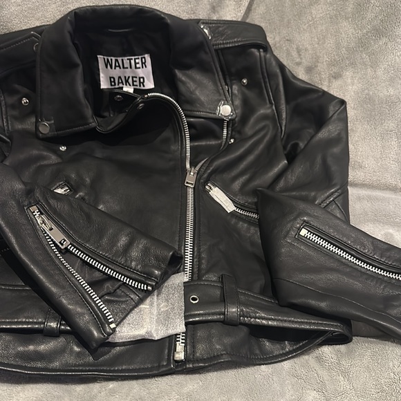 WALTER BAKER
Allison cropped leather biker jacket - Picture 6 of 8